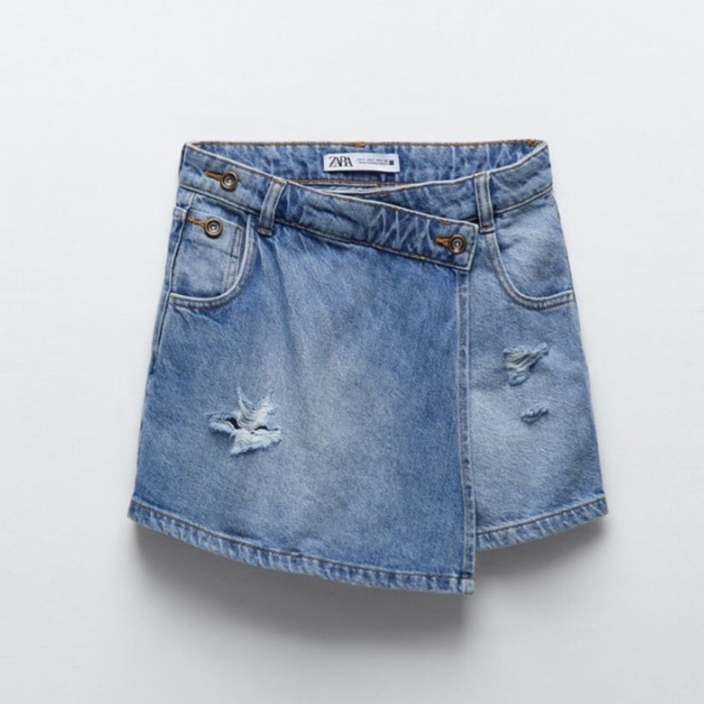 Zara! NWT! Asymmetric denim skort!